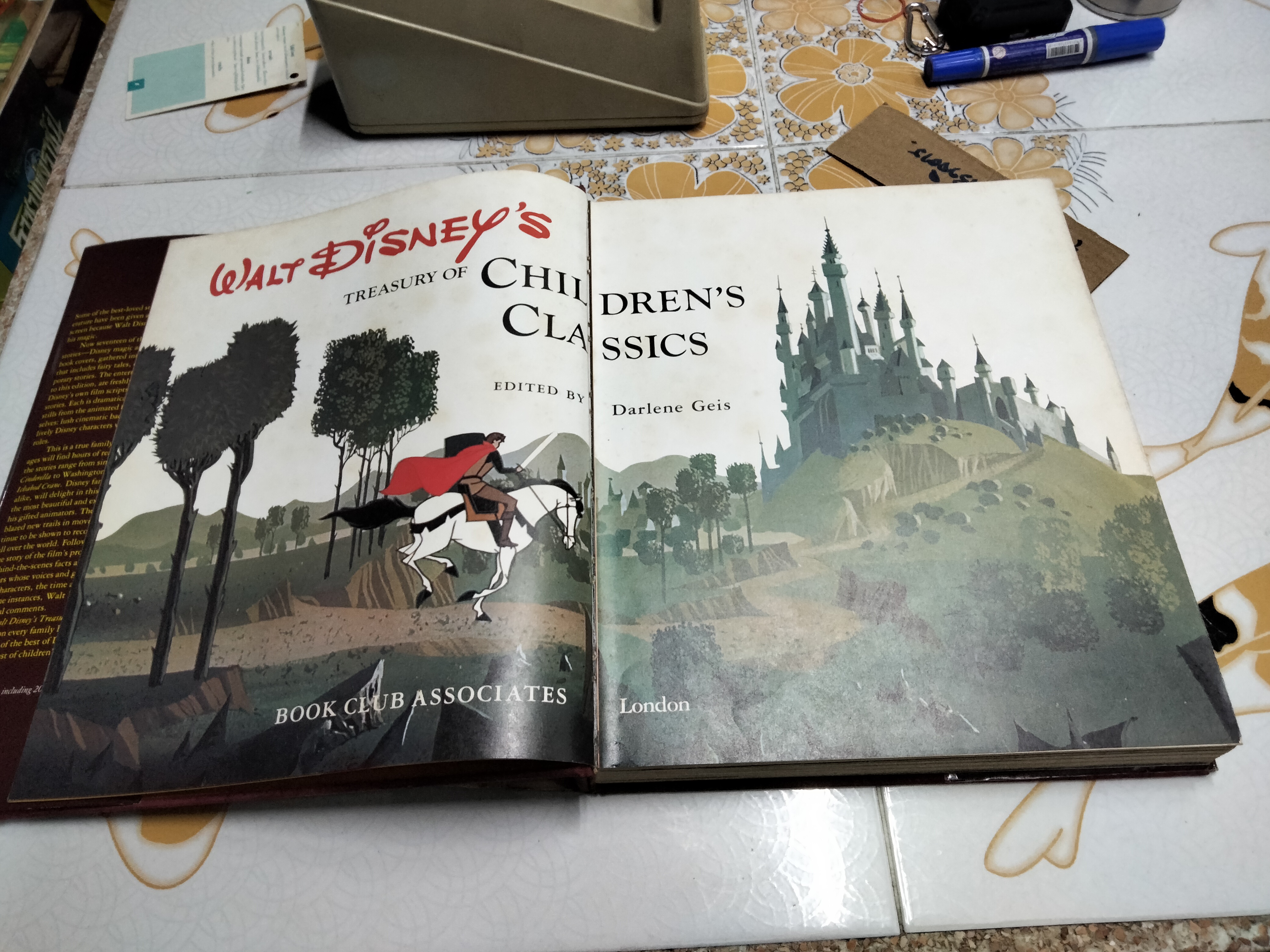 WALT DISNEY'S TREASURY OF CHILDREN'S CLASSICS พิมพ์ปี ค.ศ.1979 , vintage