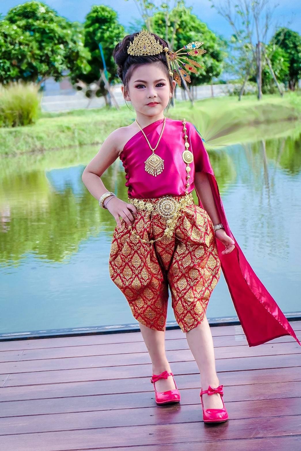 ชุดไทยเด็กหญิง สไบกับโจง