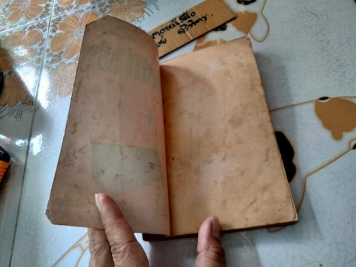 วิธีตรวจโชคชะตา แบบกร๊าฟชีวิต โดย โหราทิตย์ พร้อมด้วยวิธีอ่านคำทำนาย โดยละเอียด พิมพ์ปี / สนพ สมิทธิสาส์น พิมพ์ พ.ศ.2512