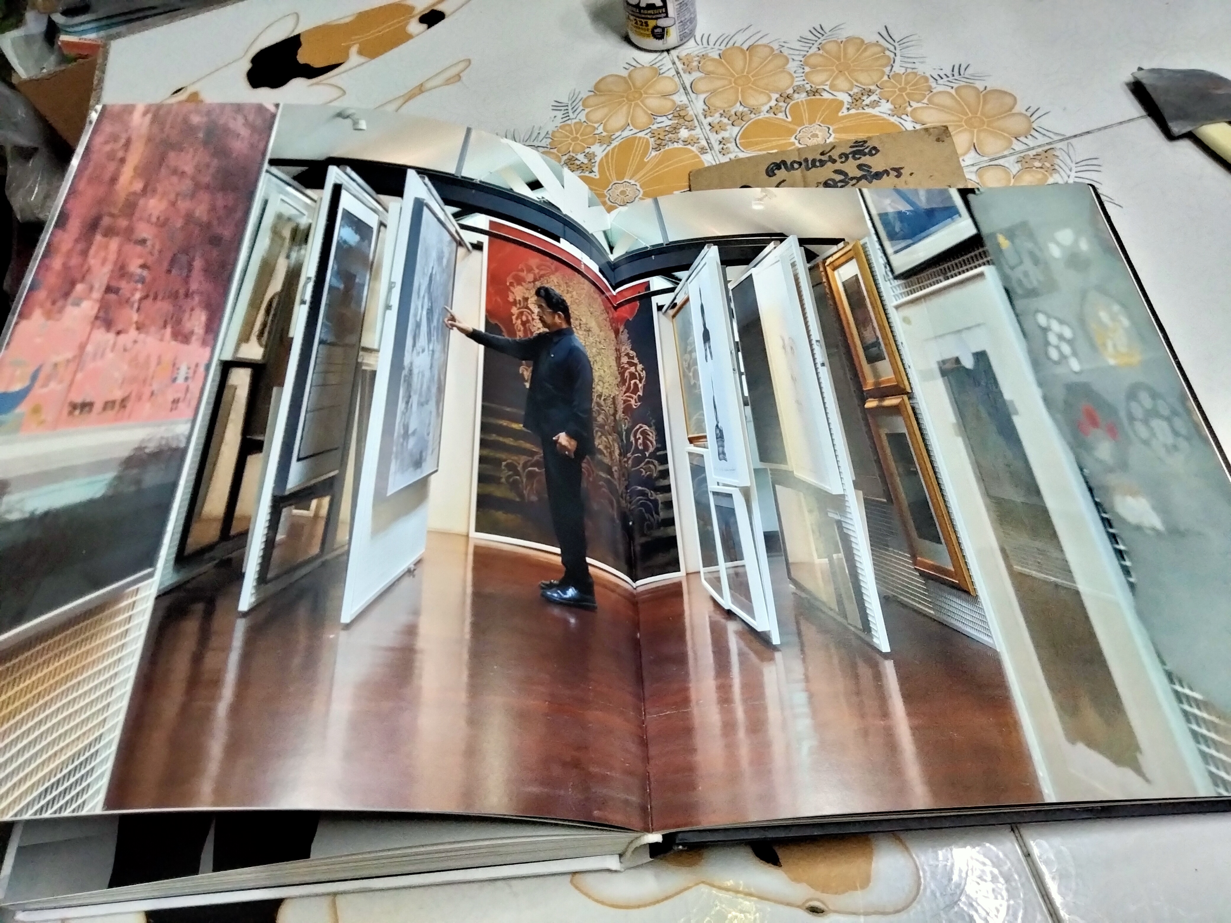 หนังสือ 5 ทศวรรษ ปรีชา เถาทอง 5 DECADES PREECHA THAOTHONG ** มีลายเซ็น อ.ปรีชา เถาทอง