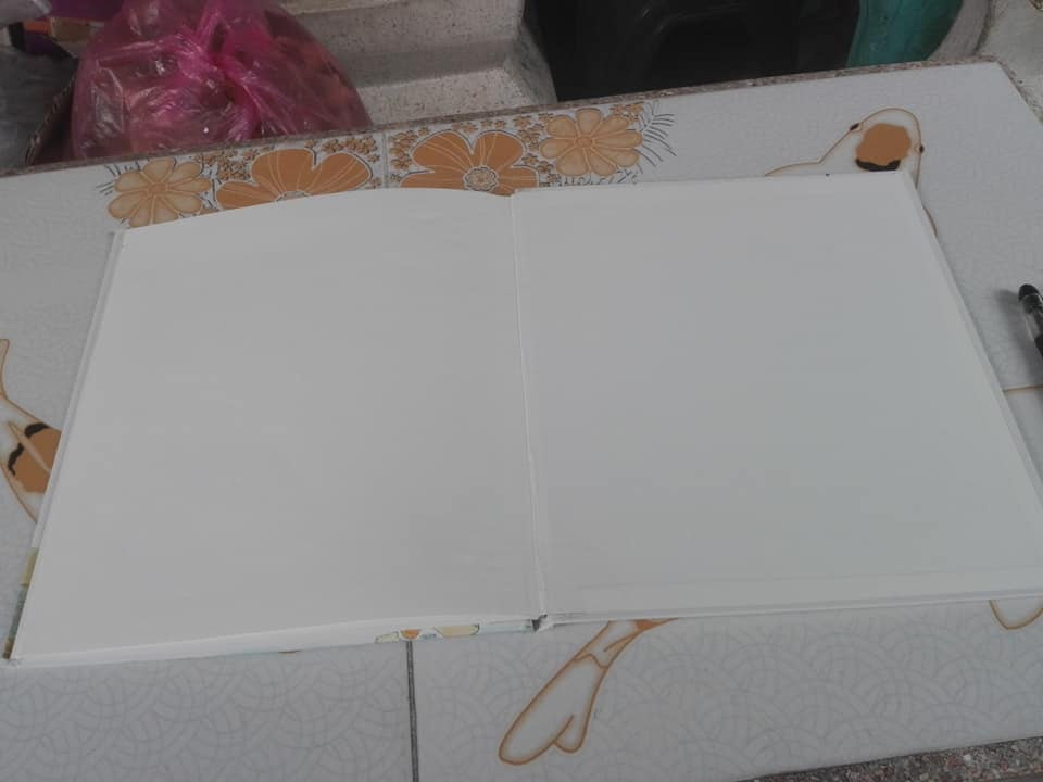 ชวนเพื่อนมาปั้น...เครื่องปั้นดินเผา (ปกแข็ง) โดย ปรีดา ปัญญาจันทร์ **สินค้าหมด**