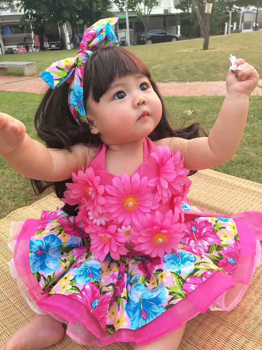 ชุดกระโปรงเด็กหญิง แต่งดอกแจ่มๆ