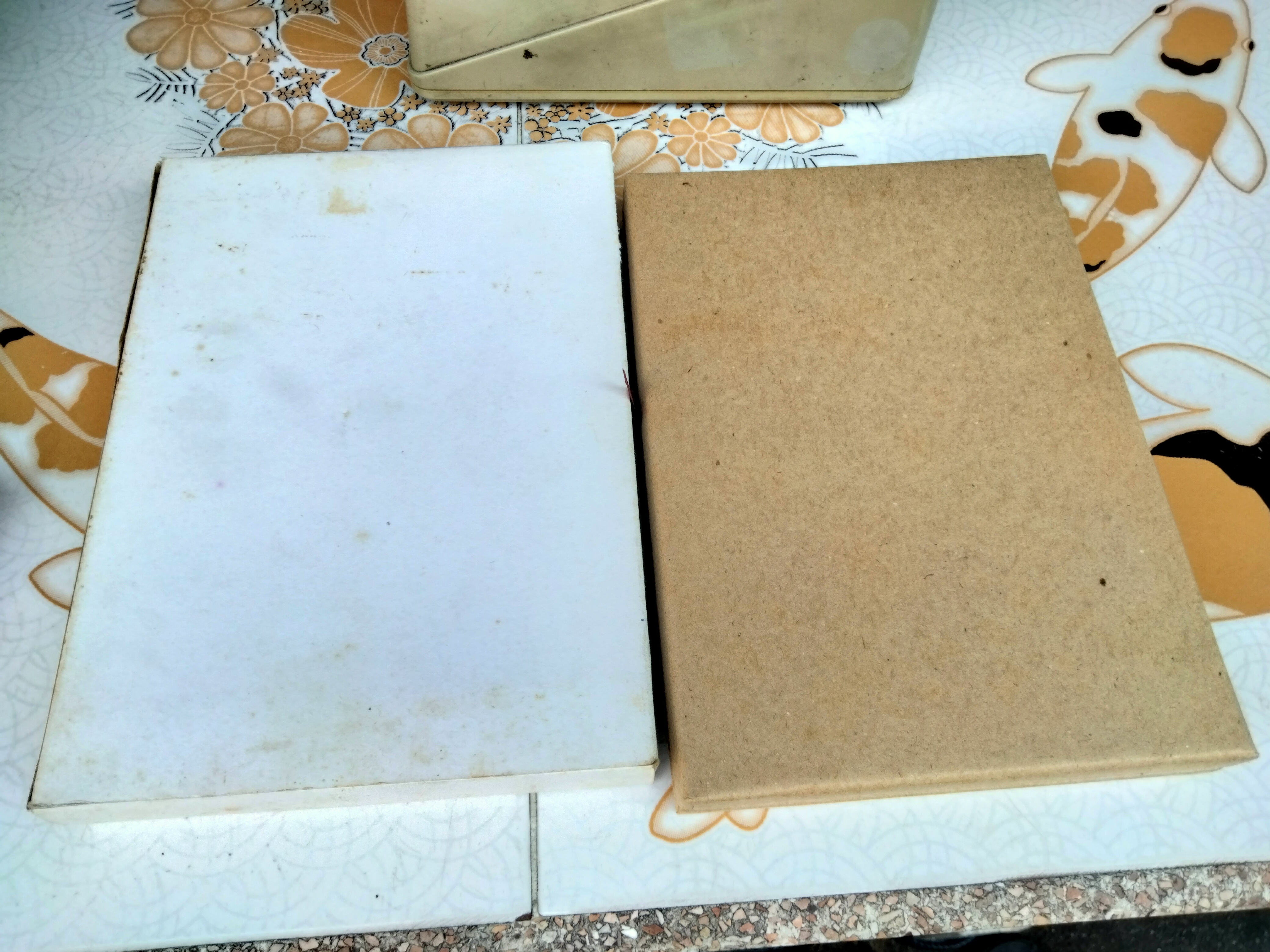 เหรียญพระมหาชนก เนื้อเงิน พิมพ์เล็ก พร้อมหนังสืออุปกรณ์ครบ (กล่องใส่เหรียญหลุด) พ.ศ. 2542 **สินค้าหมด**