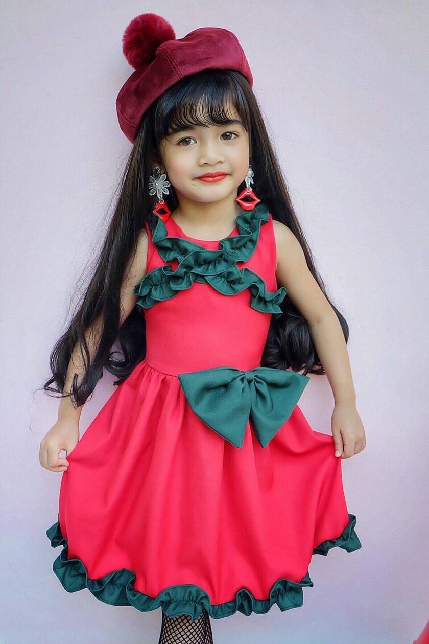 เดรสเด็กสีแดง แต่งสีเขียว