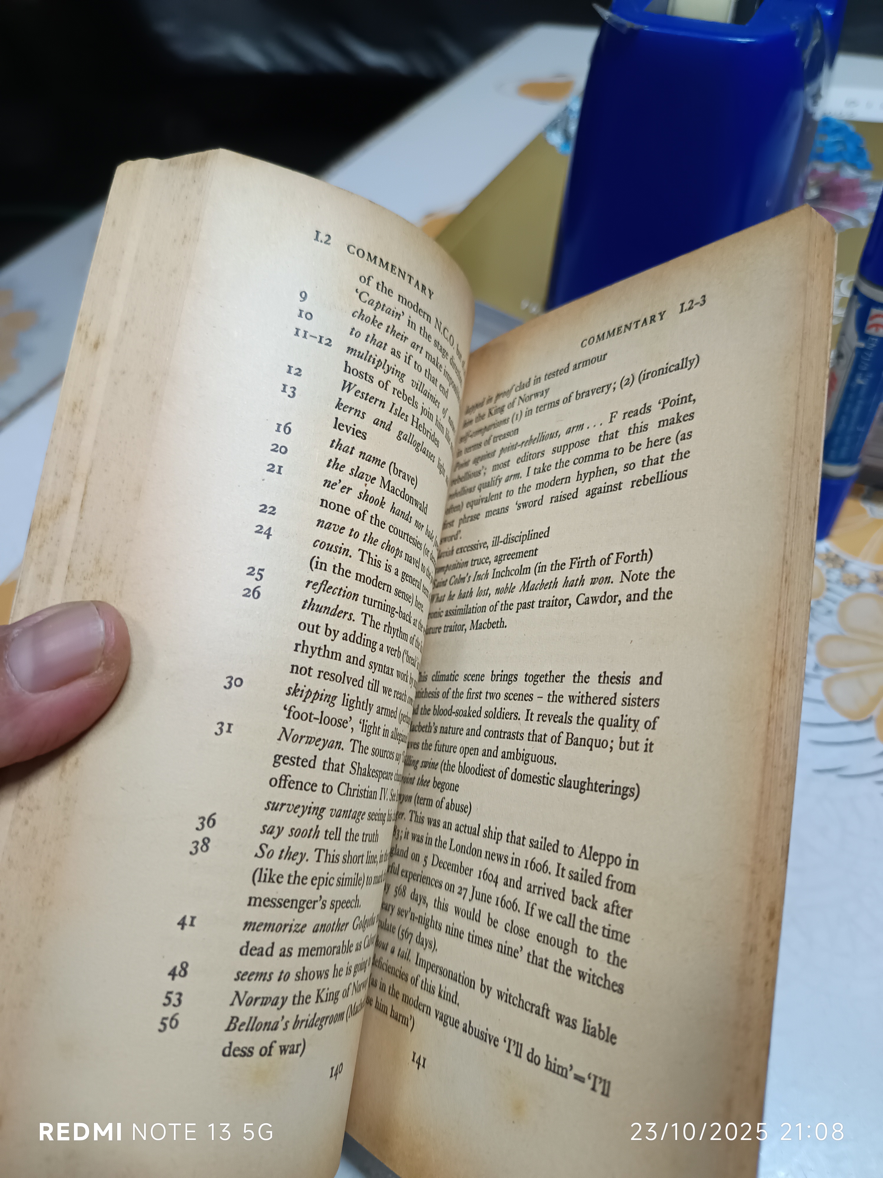 Macbeth ,William Shakespeare Great covers by Paul Hogarth Vintage ,1983