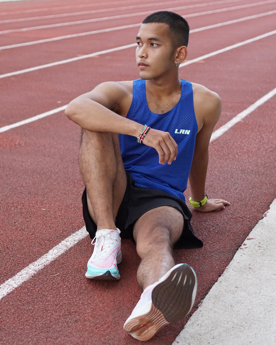 เสื้อกล้ามวิ่ง เสื้อกล้ามออกกำลังกายน้ำหนัก 61 กรัมรูระบายอากาศทั้งตัว เบา แห้งเร็ว (S27)