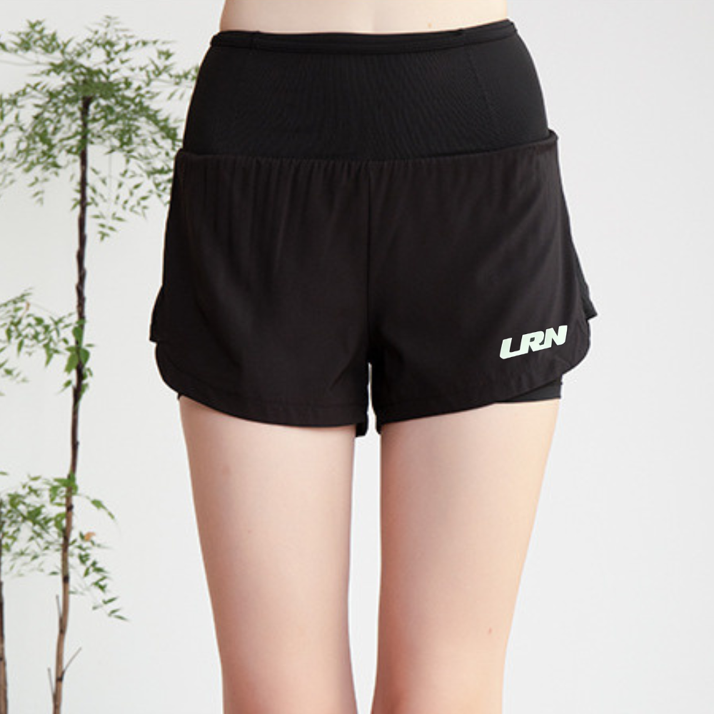 กางเกงวิ่งเทรล 2.5" ผู้หญิง กางเกงวิ่งมาราธอนผู้หญิง มีกระเป๋าใส่ของได้รอบเอว (G16)