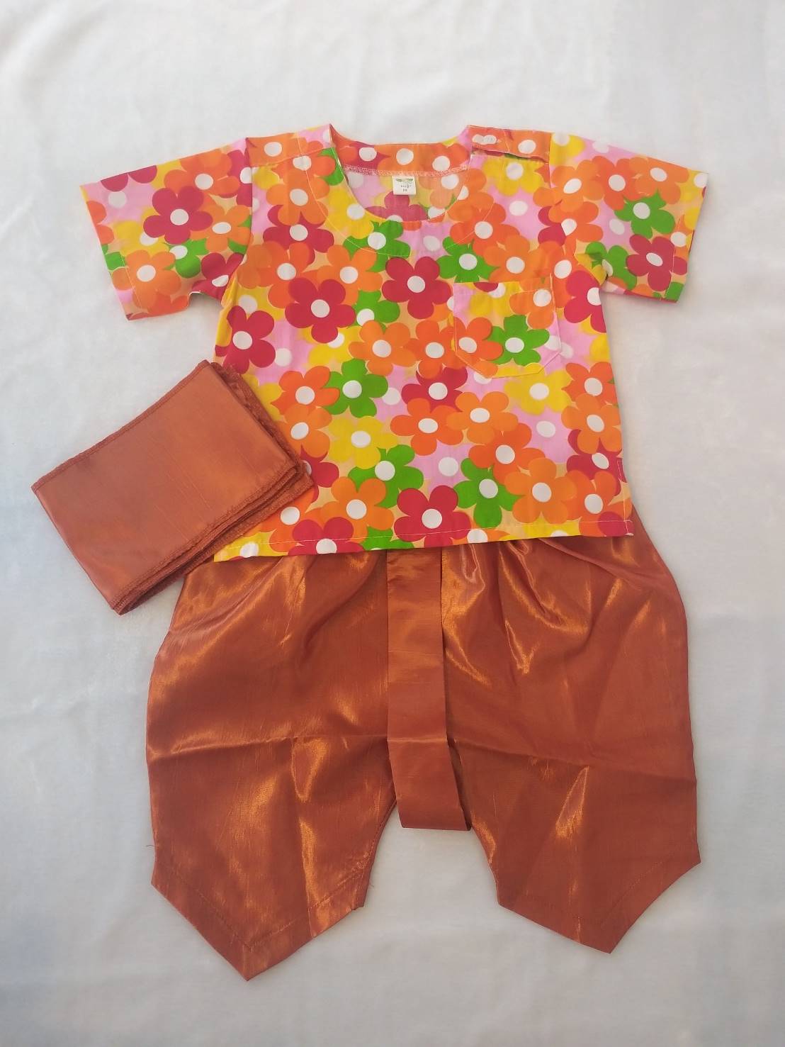 ชุดไทยเด็กชายลายดอก