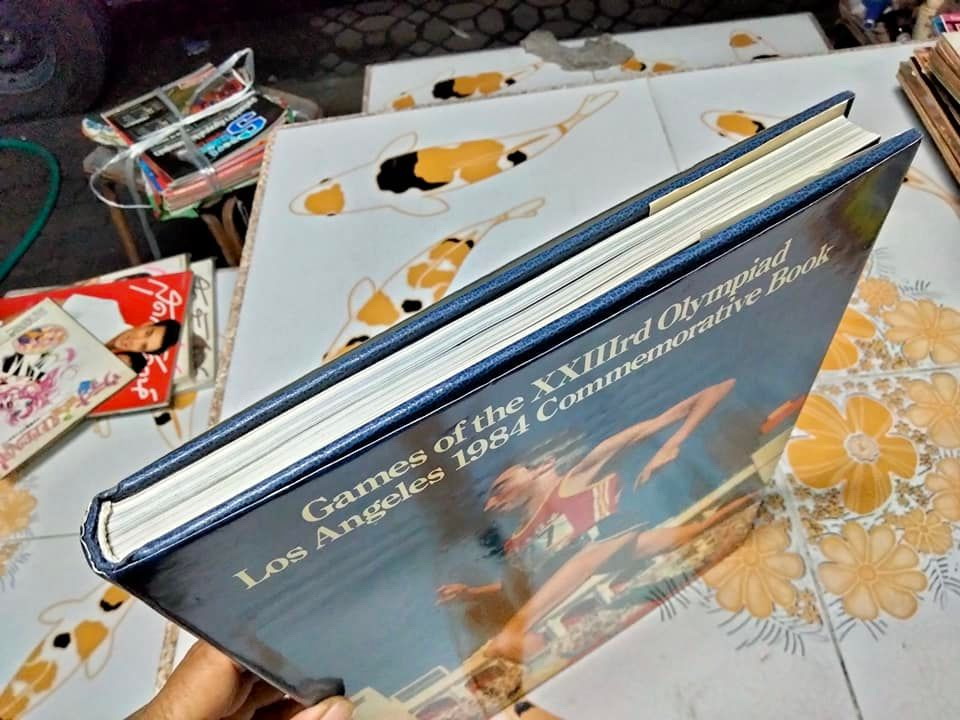 Games of the XXIIIrd Olympiad Los Angeles 1984 Commemorative Book - หนังสือที่ระลึก มหกรรมกีฬาโอลิมปิกฤดูร้อนครั้งที่ 23 ประจำปี ค.ศ. 1984 (พ.ศ. 2527)