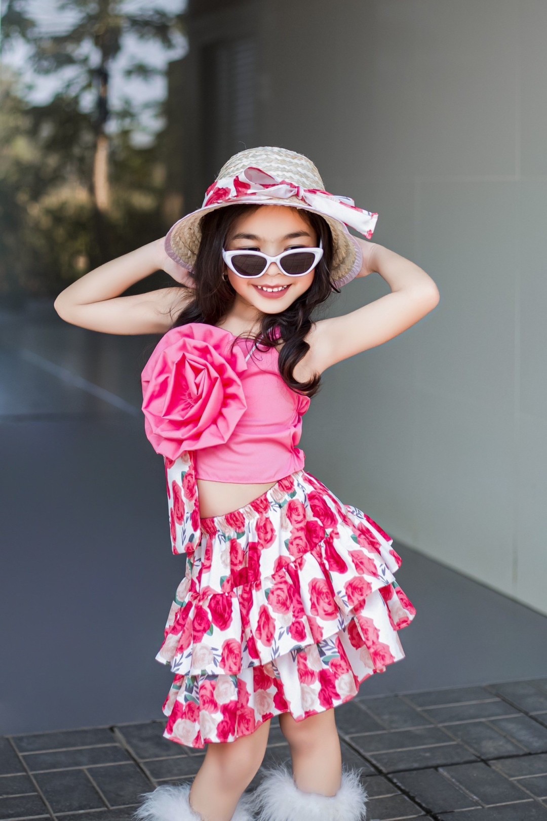 ชุดเด็กset4ชิ้น เสื้อ กระโปรง กระเป๋า หมวกสาน