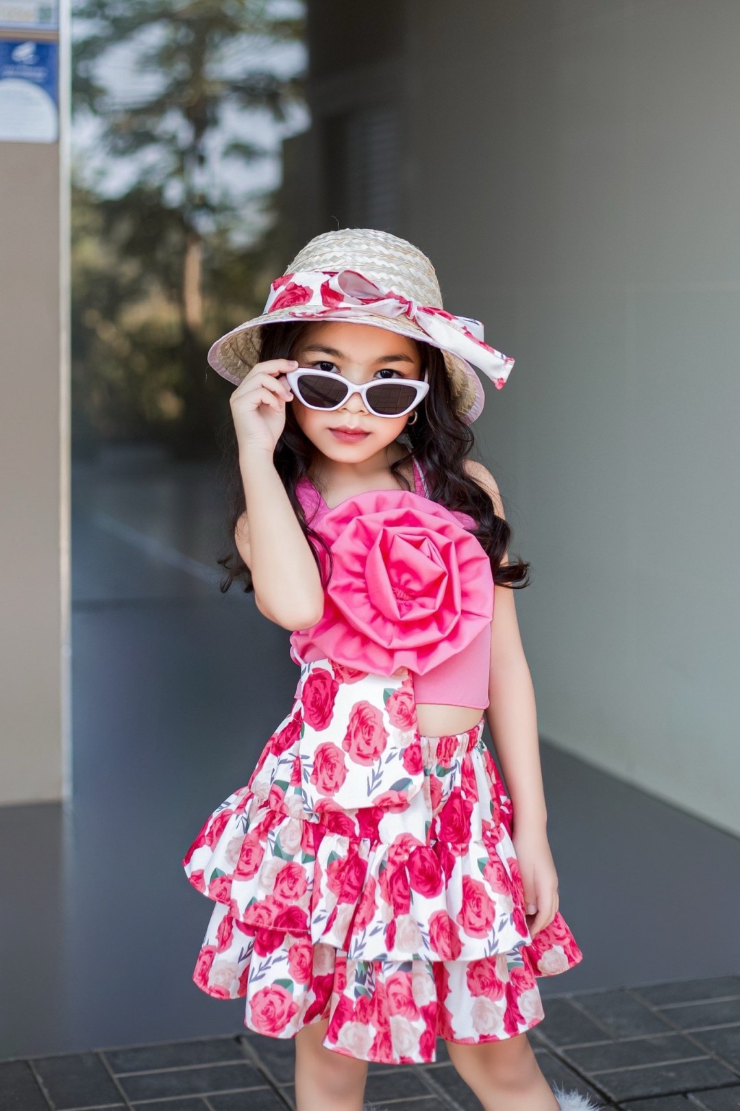 ชุดเด็กset4ชิ้น เสื้อ กระโปรง กระเป๋า หมวกสาน