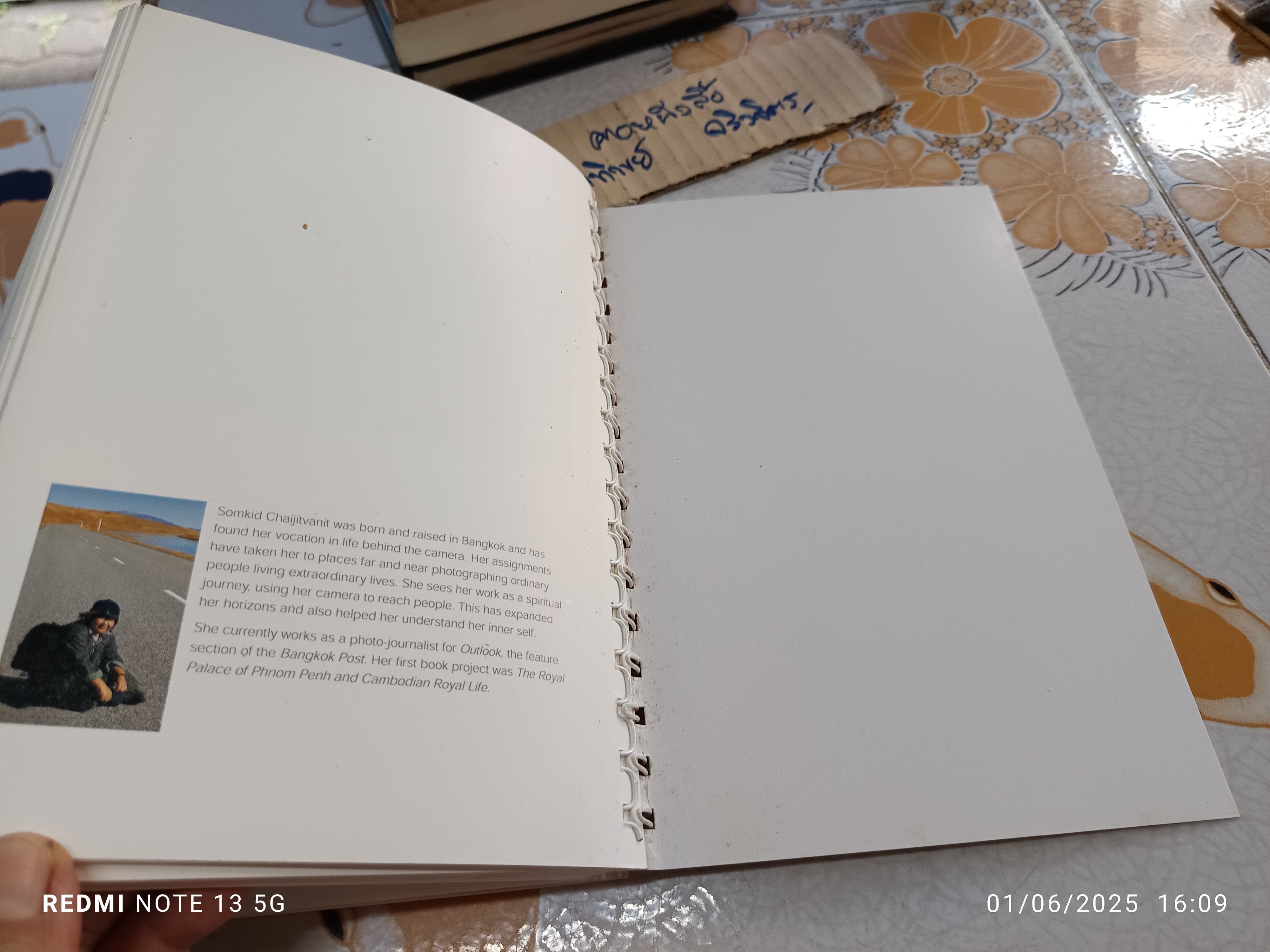 Reflections through the lens A collection of photographs & contemplations by Somkid Chaijitvanit