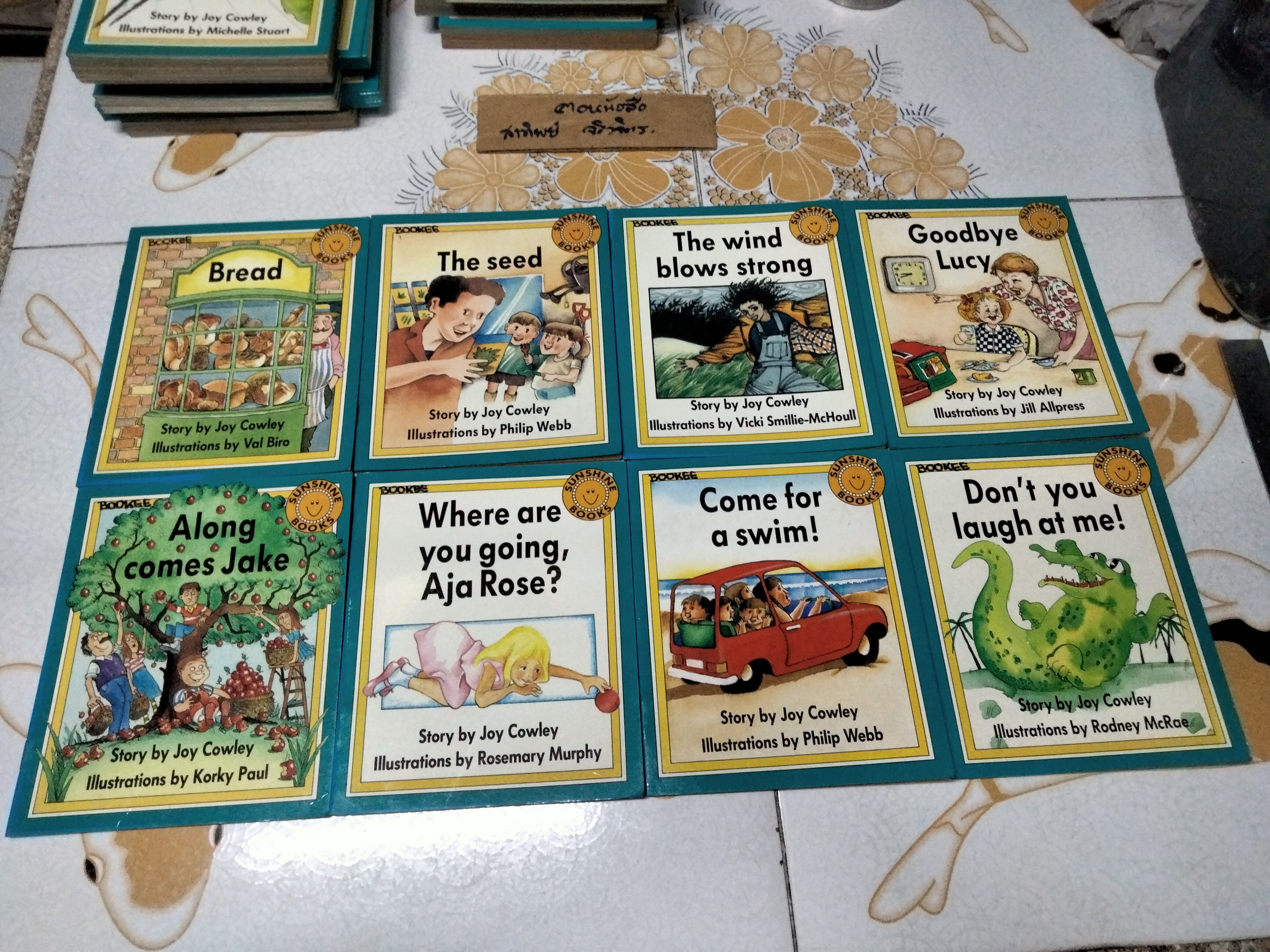 Sunshine Books (level 1) ครบชุด 80 เล่ม (A-J หมวดละ 8 เล่ม) Story by Joy Cowley First Published 1986 **สินค้าหมด**