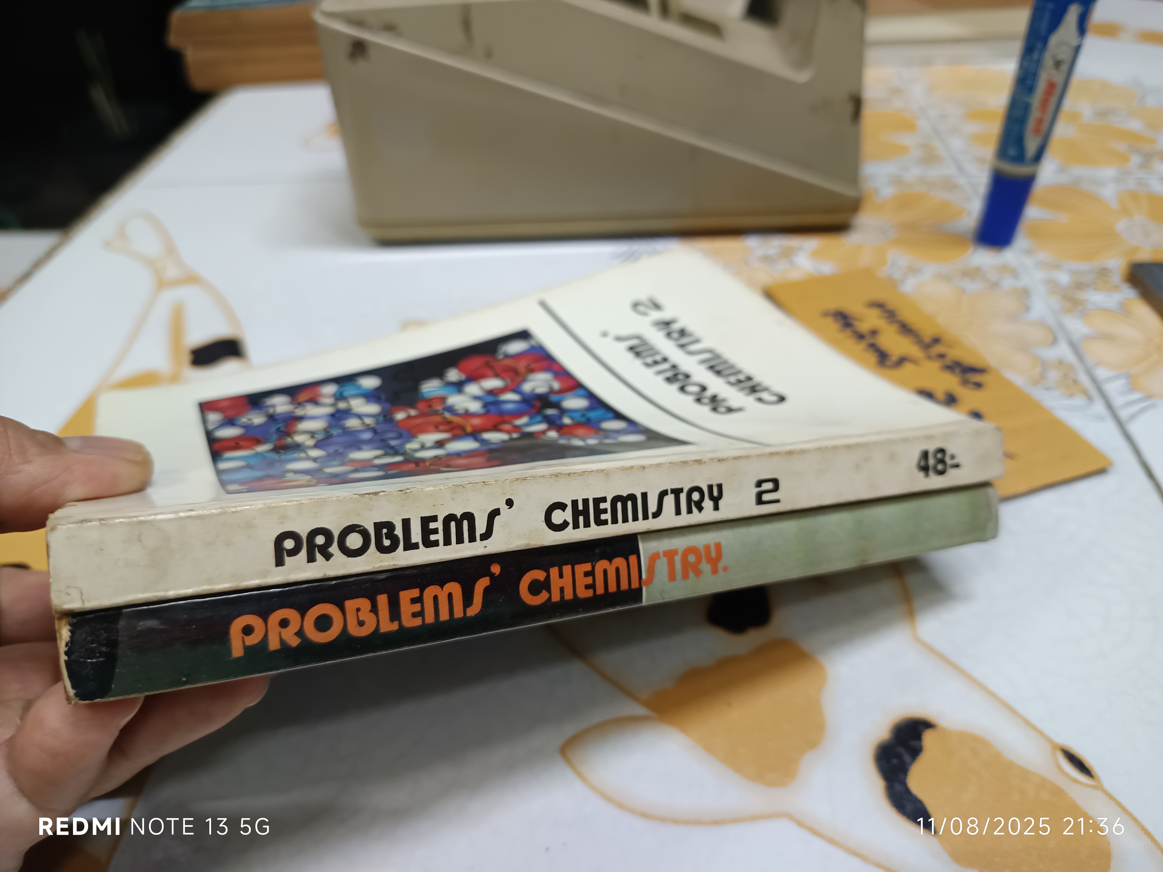 PROBLEMS' CHEMISTRY 1-2 รวมโจทย์ - แบบฝึกหัดมากกว่า 650 ข้อ ทีมงานนักศึกษาแพทย์-วิศวะ