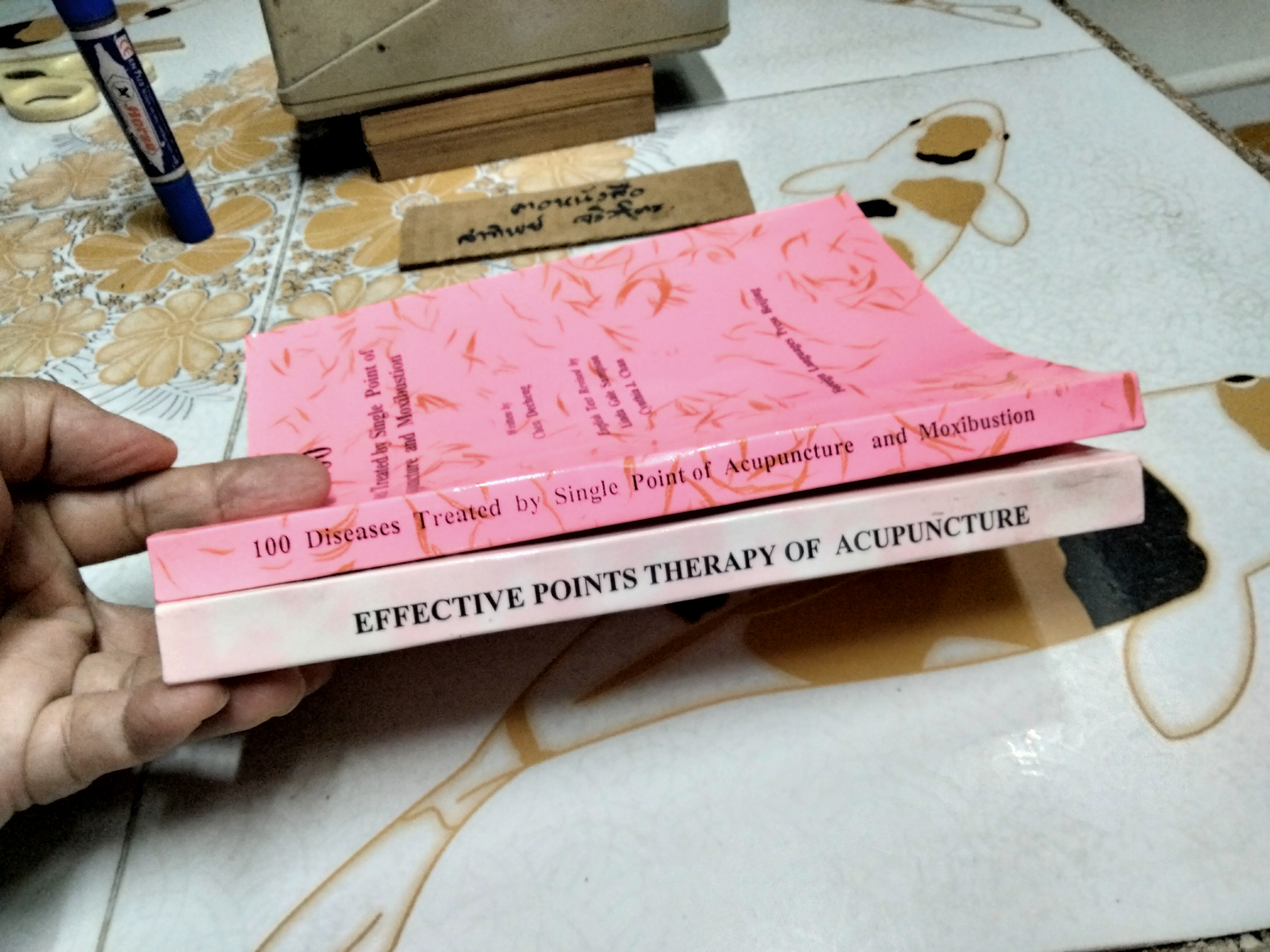 หนังสือเกี่ยวกับการแพทย์แผนจีน- การฝังเข็ม (ภาษาอังกฤษ /ฉบับถ่ายเอกสาร) Effective Points Therapy of Acupuncture , Mao Qunhui + 100 Diseases Treated by Single Point of Acupuncture and Moxibustion , Chen Decheng **สินค้าหมด**