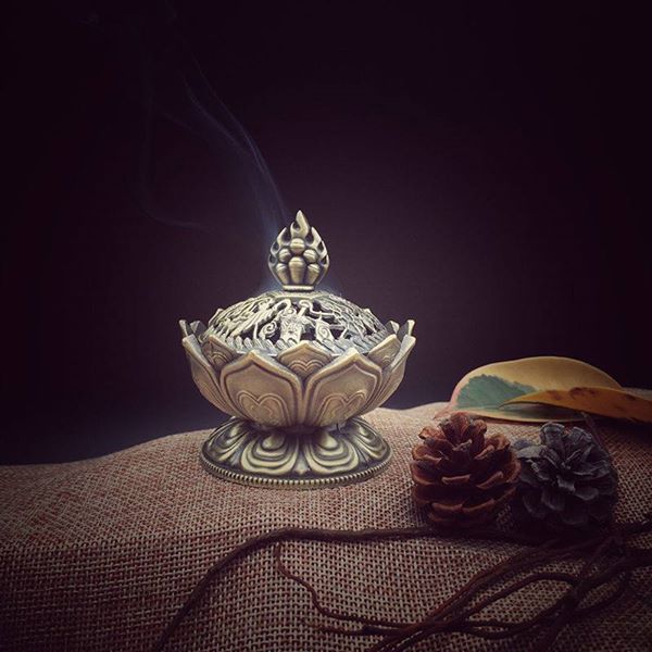 โถวางกำยาน ลายดอกบัว