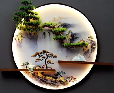 ภาพแขวนต้นสนประกอบด้วยภาพวาดแบบจีนพร้อมหลอดไฟ LED ประดับกำแพง Pine Tree Chinese Painting with LED Wall Decoration เสริมสิริมงคล เสริมฮวงจุ้ย