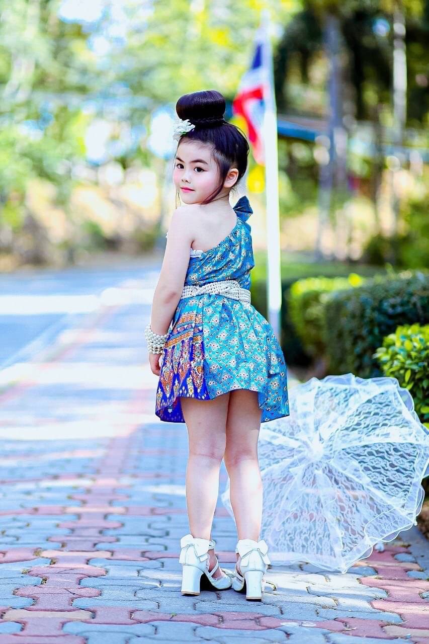 ชุดไทยเด็กหญิงแบบประยุกต์