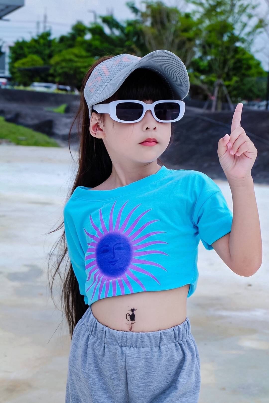 ชุดเต้นเด็ก set2ชิ้น เสื้อครอปกับกางเกงขายาว สำหรับน้อง 4ถึง12ขวบ