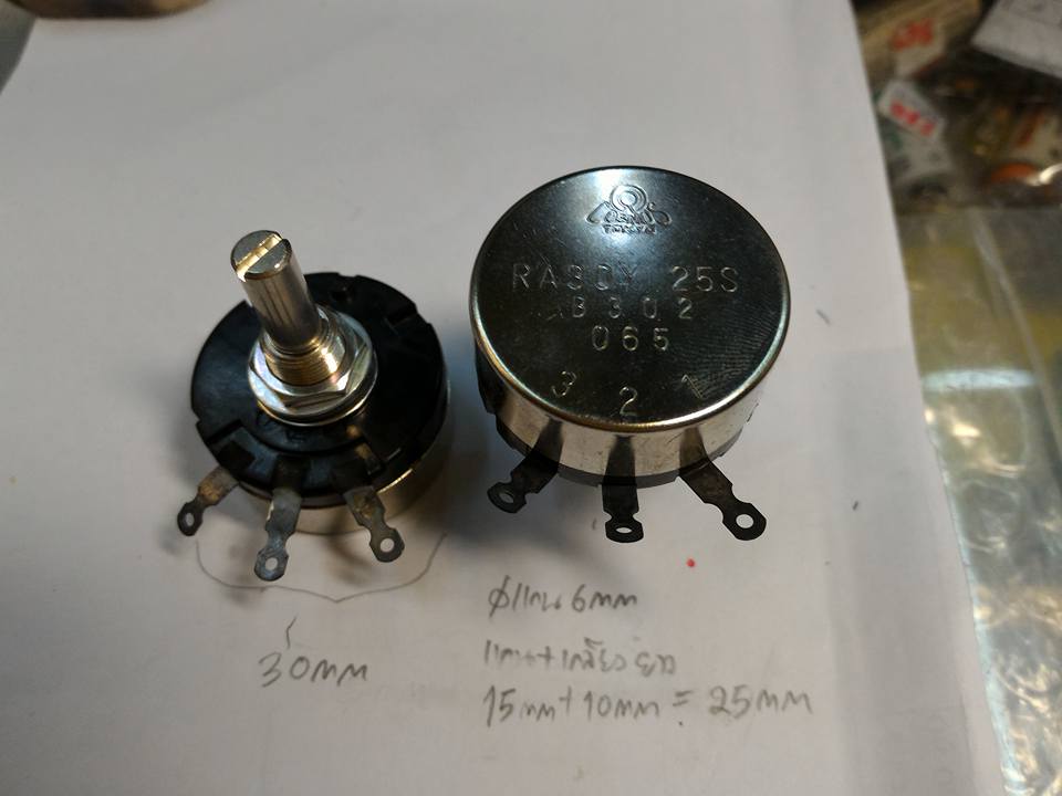 ขาย โวลุ่ม3K2.5W โวลุ่มไววาว3K RA30Y25S B302 โวลุ่ม3K 2.5W ญี่ปุ่น ของแท้ RA30Y 25S B302 ยี่ห้อ COSMO ขนาดเส้นผ่านศูนย์กลาง30MM.แกนยาว25MM.ขนาดแกนอ้วน6MM. VOLUME WIREWOUND2K MADE IN JAPAN ราคา ตัวละ . . . . . หน่วย บาท