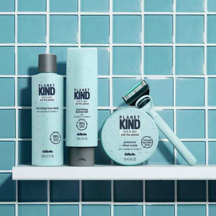Gillette® Planet KIND Starter Kit 1 Handle + 8 Refills ชุดมีดโกน ยิลเลตต์