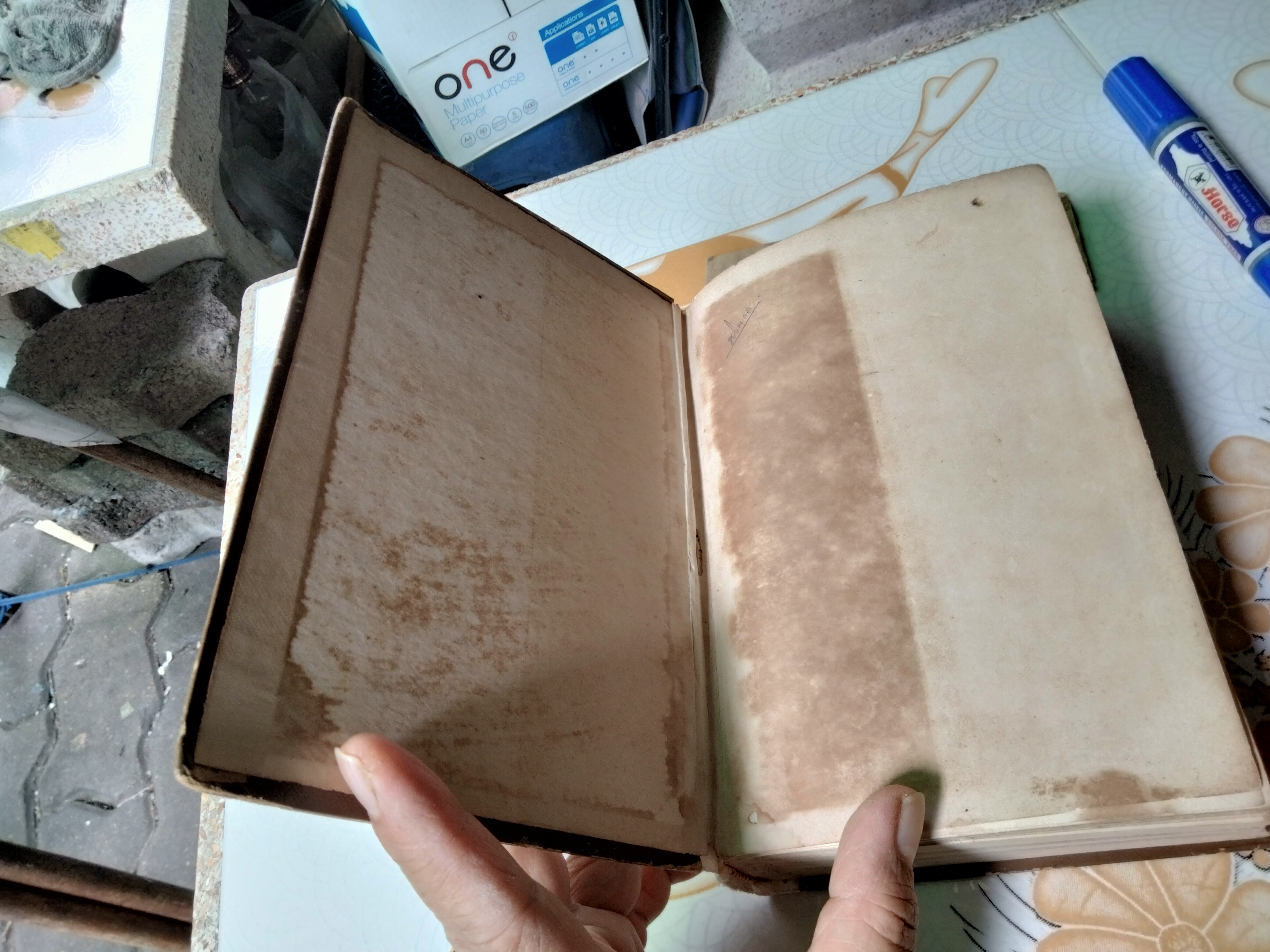 พจนานุกรม ไทย-จีน โดย ชวน เขียวโชลิต (หรือ ประสิทธิ์ ชวลิตธำรง) พิมพ์ พ.ศ.2506 **ตำหนิ ซ่อมสันหนังสือ **สินค้าหมด**