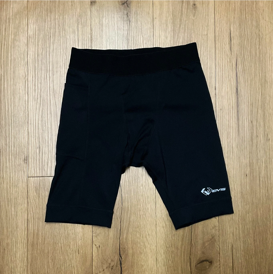 กางเกงรัดกล้ามเนื้อขาสั้น กางเกงรัดรูปขาสั้น EVS Man Running Pants Shorts Compression มีกระเป๋าใส่ของ (F47)