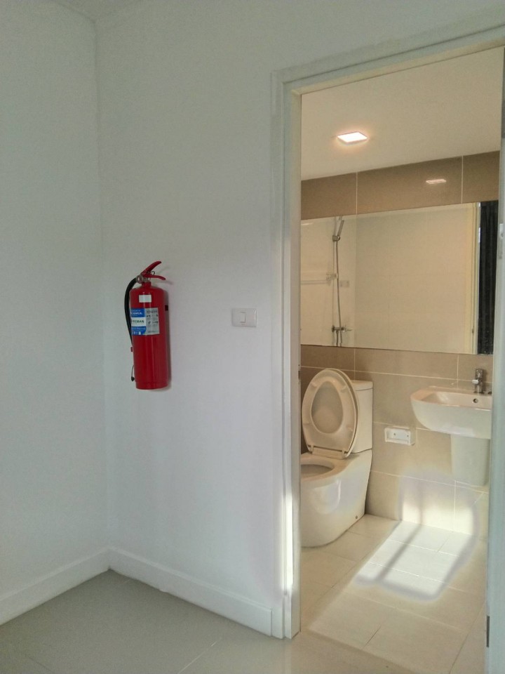 ขายทาวน์เฮ้าส์เดอะคอนเนคสุวรรณภูมิ4กิ่งแก้วซอย37 พร้อมโกดังพร้อมคนเช่า