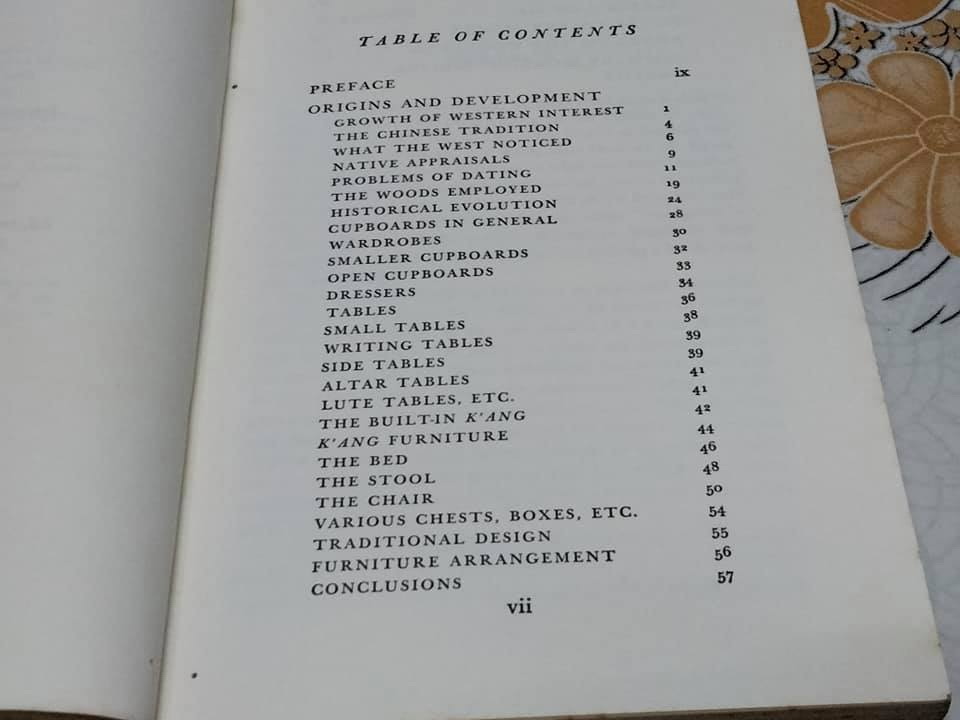 CHINESE HOUSEHOLD FURNITURE BY GEORGE N. KATES เฟอร์นิเจอร์ในครัวเรือนจีน โดย George N. Kates (1962)- ภาษาอังกฤษ