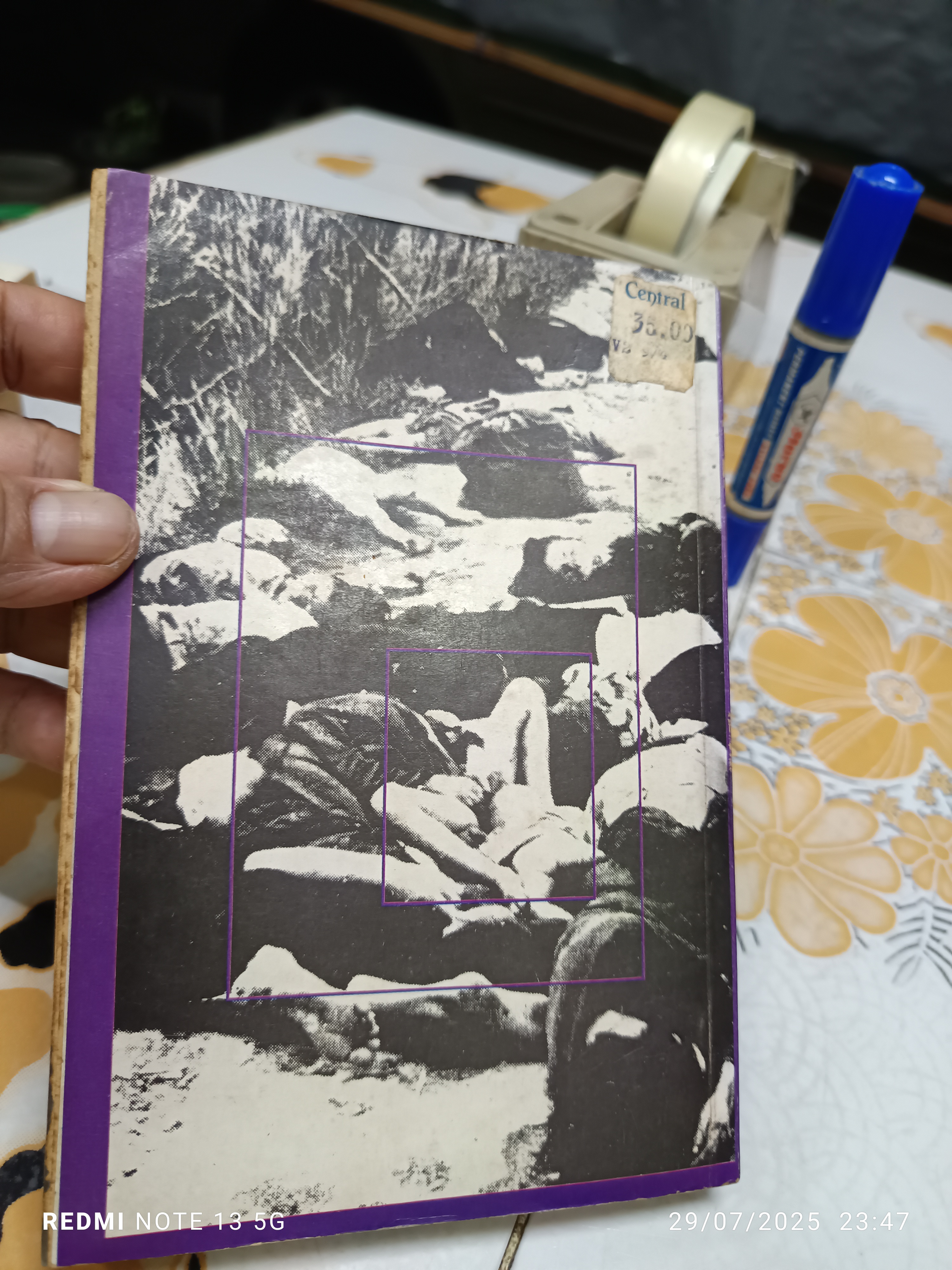 ล้างชาติ โดย คณะบรรณาธิการ สนพ.จิรวรรณนุสรณ์ ไม่ระบุปีที่พิมพ์