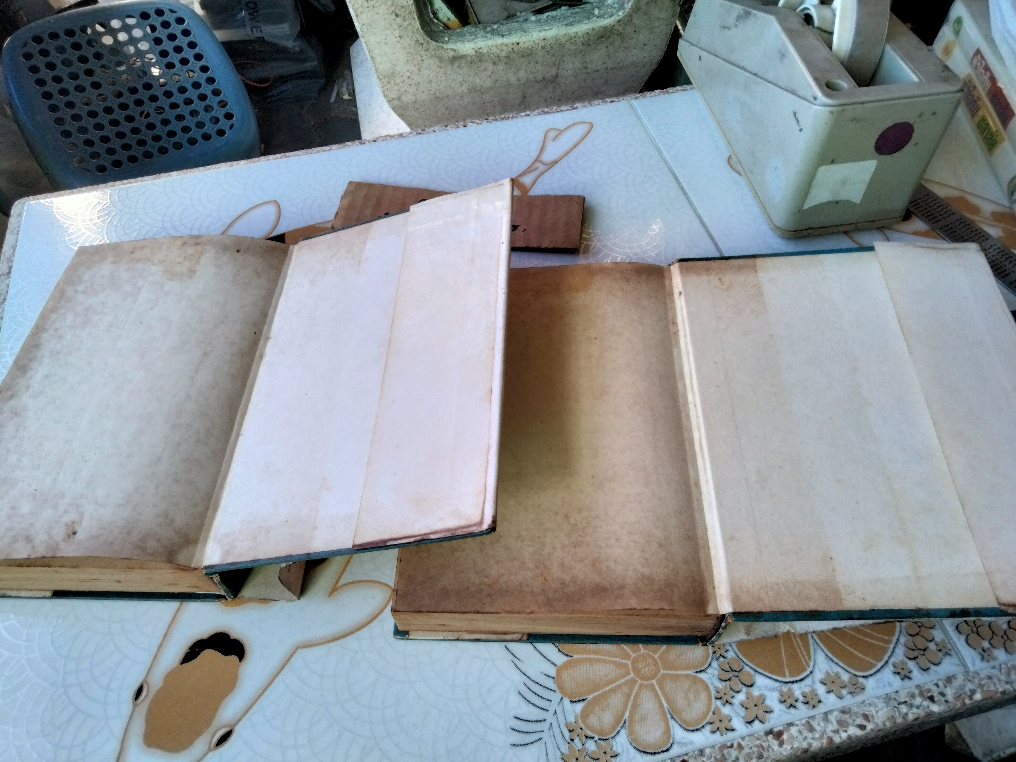 หนาวแปร ( 2 เล่มจบ) โดย สุภาวดี (นัดดาศรี สิงหเสนี) พิมพ์ปีพ.ศ 2515 สำนักพิมพ์โชคชัยเทเวศร์