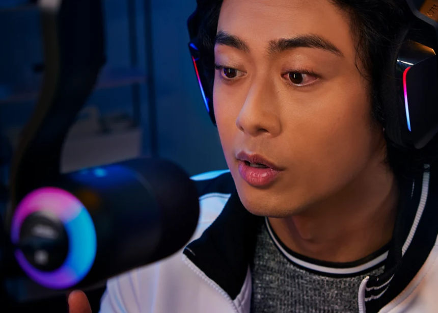 Logitech® Yeti GX Dynamic RGB Gaming Mic With Lightsync A00185 ไมโครโฟน สำหรับเล่นเกม