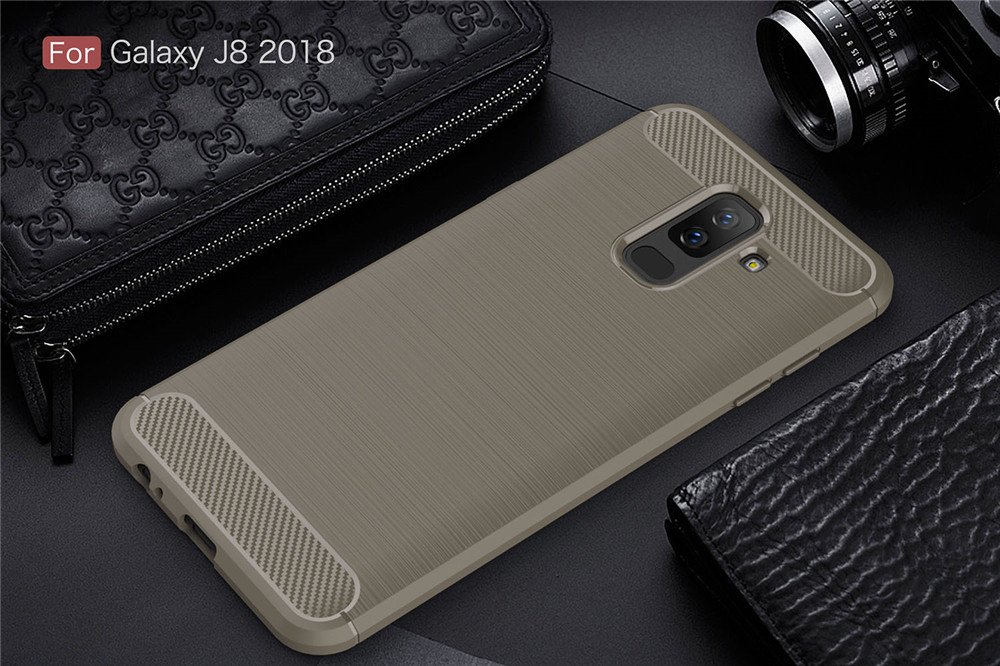 เคส Samsung Galaxy J8 (2018) #เคสฝาหลัง TPU นิ่มคาร์บอนไฟเบอร์ผิวแบบขัดแปรง