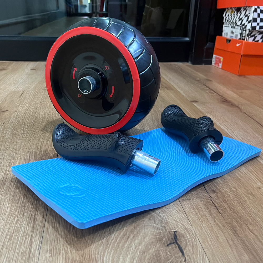 ลูกกลิ้งบริหารหน้าท้อง ฝึกกล้ามท้อง ด้านในลูกล้อมีสปริงในตัว ช่วยให้ง่ายในจังหวะดึงตัวกลับ (J8)