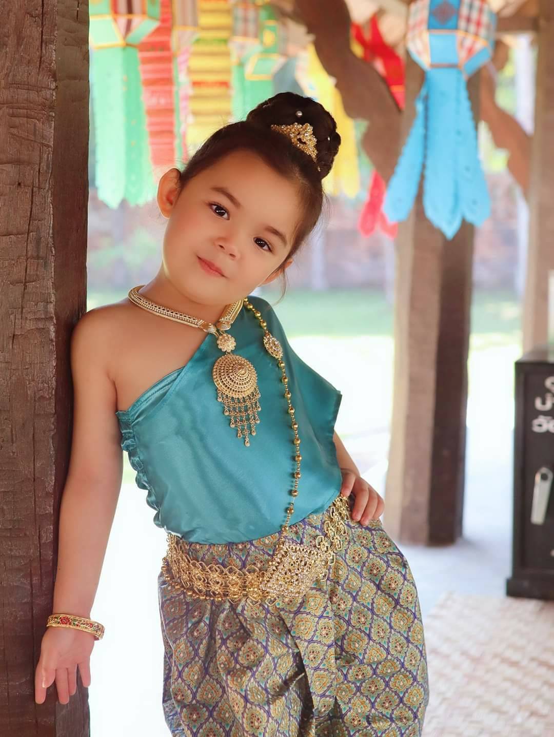 ชุดไทยเด็กหญิง สไบกับโจงกระเบน