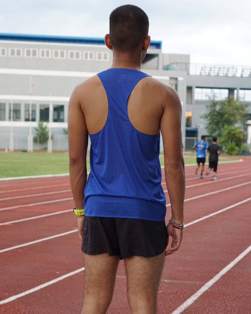 เสื้อกล้ามวิ่ง เสื้อกล้ามออกกำลังกายน้ำหนัก 61 กรัมรูระบายอากาศทั้งตัว เบา แห้งเร็ว (S27)
