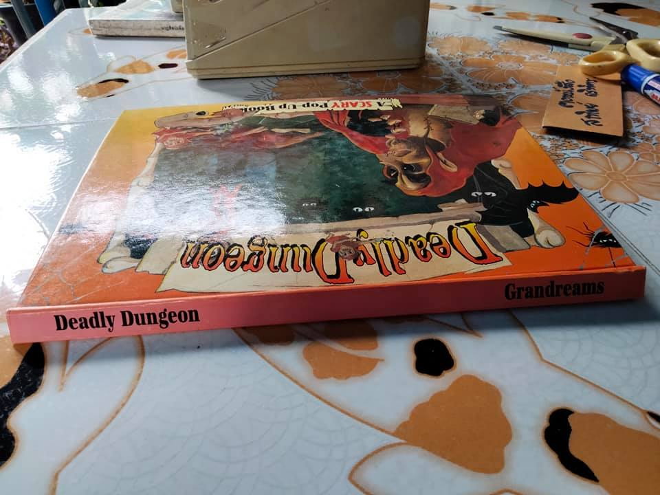 Deadly Dungeon , A SCARY POP-UP BOOK หนังสือการ์ตูน Pop-Up ภาษาอังกฤษ