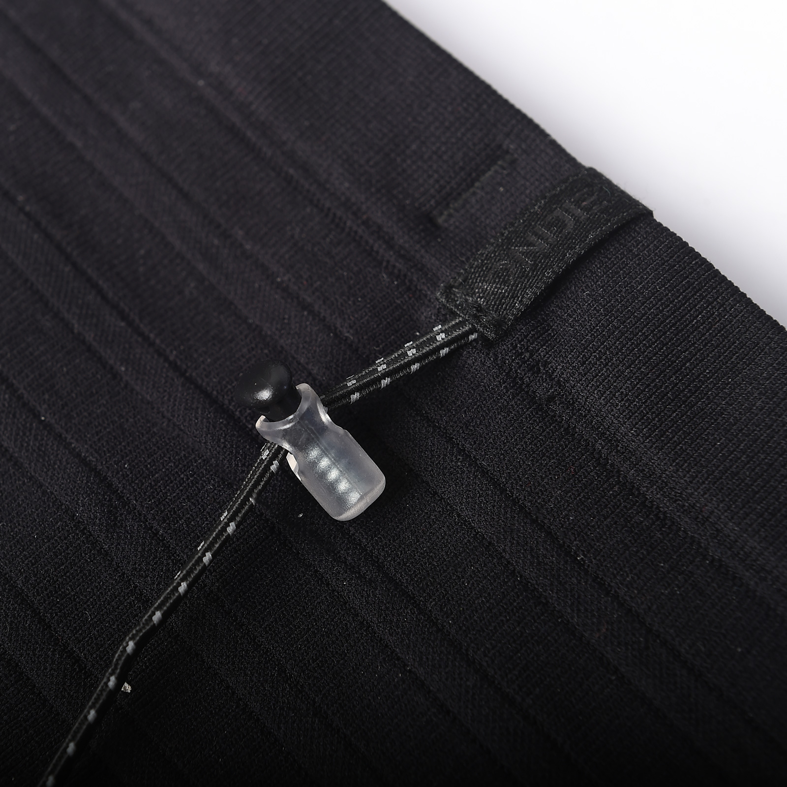 กระเป๋าคาดเอว สายติด bib ใส่ของได้รอบ คล้องไม้เท้าเทรล ของแท้จาก AONIJIE (A29)