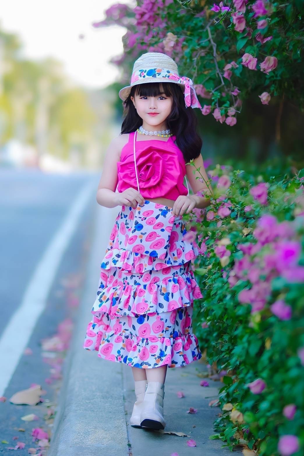 ชุดเด็กset4ชิ้น เสื้อ กระโปรง กระเป๋า หมวกสาน