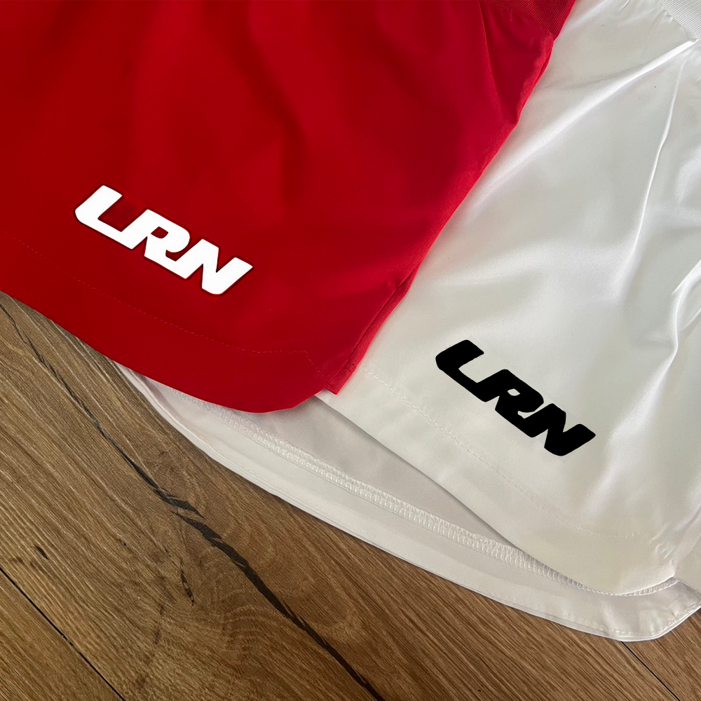 กางเกงวิ่งเทรล 2.5" ผู้หญิง กางเกงวิ่งมาราธอนผู้หญิง มีกระเป๋าใส่ของได้รอบเอว (G16)