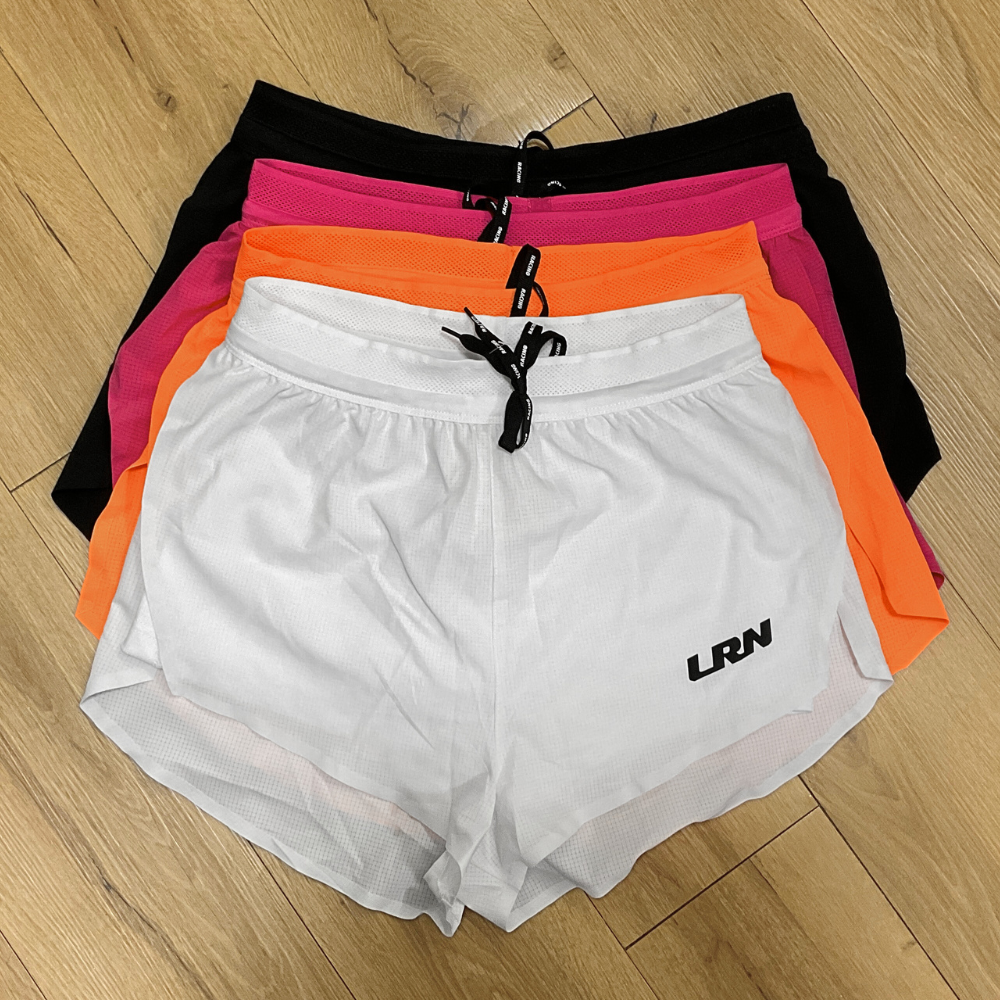 กางเกงวิ่งขาสั้น 1.5" น้ำหนักเบา แห้งไว มีซับในขาสั้น วิ่งมาราธอนได้ทุกระยะ (F15)