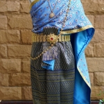 ชุดไทยเด็กหญิง สไบผ้าพิมทองกับผ้าถุงจีบหน้านาง