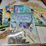 หนังสือภาพชุด Winnie the Witch Series โดย Valerie Thomas and Korky Paul สำนักพิมพ์ Oxford พิมพ์ปี 2006 **สินค้าหมด**