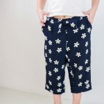 กางเกงเด็กผู้หญิง สีกรมลายดอก