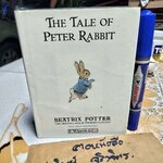 THE TALE OF PETER RABBIT BY BEATRIX POTTER (ฉบับภาษาอังกฤษ) F. WARNE & CO., พิมพ์ 1995 **สินค้าหมด**