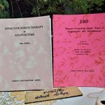 หนังสือเกี่ยวกับการแพทย์แผนจีน- การฝังเข็ม (ภาษาอังกฤษ /ฉบับถ่ายเอกสาร) Effective Points Therapy of Acupuncture , Mao Qunhui + 100 Diseases Treated by Single Point of Acupuncture and Moxibustion , Chen Decheng **สินค้าหมด**