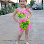 ชุดเด็ก set 2 ชิ้น เสื้อครอปกับกางเกงกระโปรง ลายมัดย้อมโทนSummer