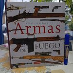Atlas ilustrado de armas de fuego ; Language. Spanish / ประวัติปืน ความรู้เรื่องปืน (ภาษาสเปน)