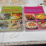 ตำราอาหารไทยในต่างแดน (Cooking Thai Food in American Kitchens) เล่ม 1, 3 รวม 2 เล่ม - มลุลี (กุญชร ณ อยุธยา) ปิ่นสุวรรณ์ **สินค้าหมด**